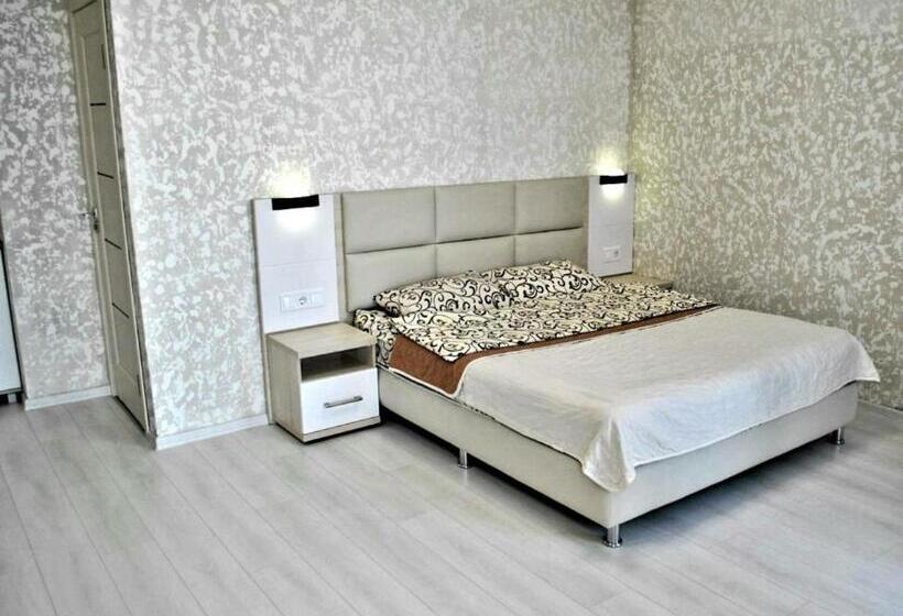 スタンダードスタジオ, Apart Hotel Sky