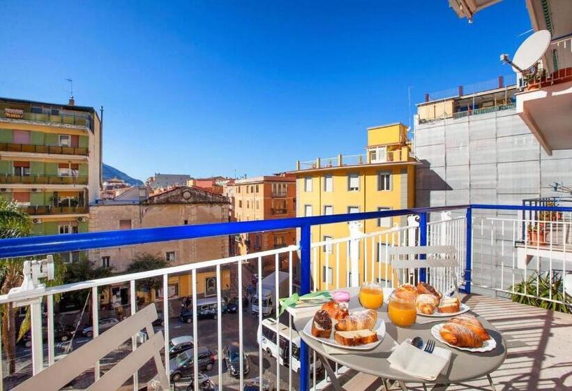 Номер Deluxe, La Cassarmonica Guest House