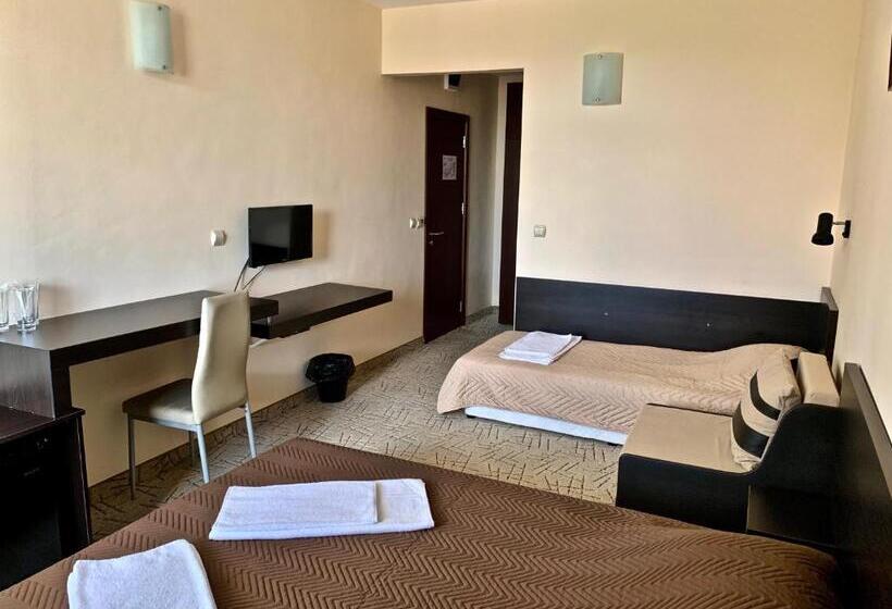 غرفة قياسية ثلاثية, Fort O Bel