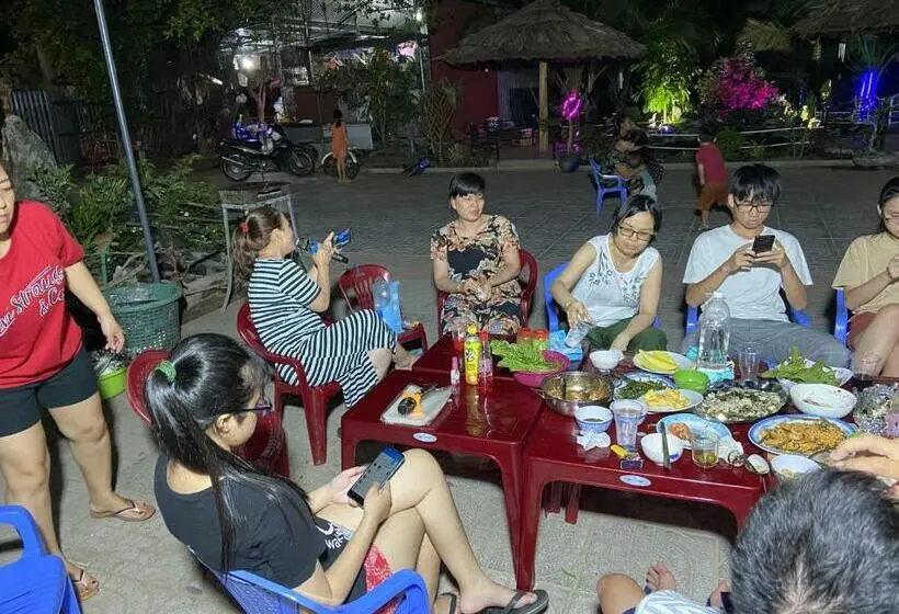 اتاق استاندارد چهارنفره با چشم‌انداز باغ, Nhà Nghỉ Cát Đằng Hồ Tràm