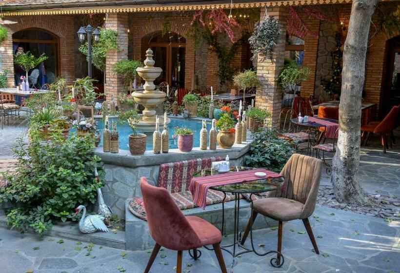 اتاق استاندارد, Old Town Sheki