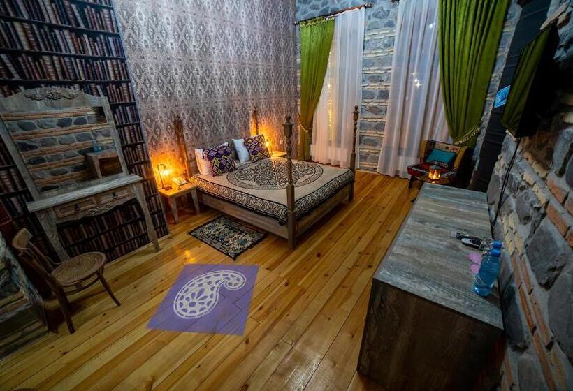 اتاق استاندارد با چشمانداز کوهستان, Old Town Sheki