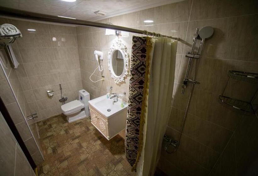 اتاق استاندارد با چشمانداز کوهستان, Old Town Sheki