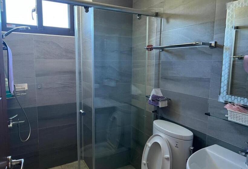 اتاق استاندارد چهارنفره با بالکن, 太魯閣惠宇民宿