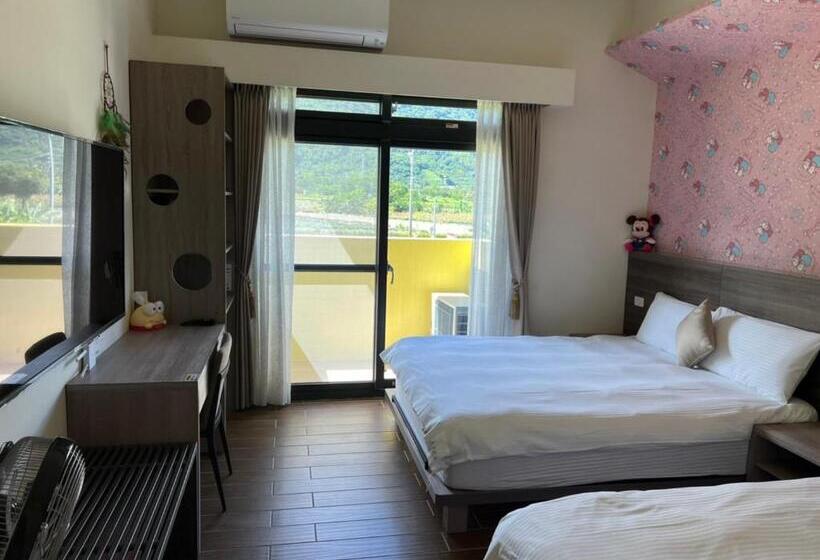 اتاق استاندارد چهارنفره با بالکن, 太魯閣惠宇民宿