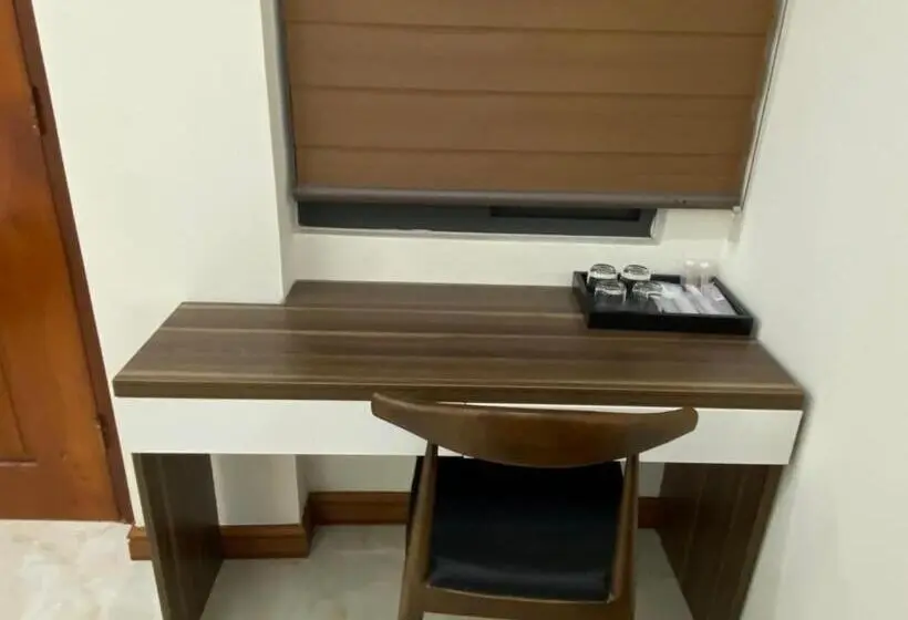 اتاق استاندارد سه نفره, Sen Hidden Charm