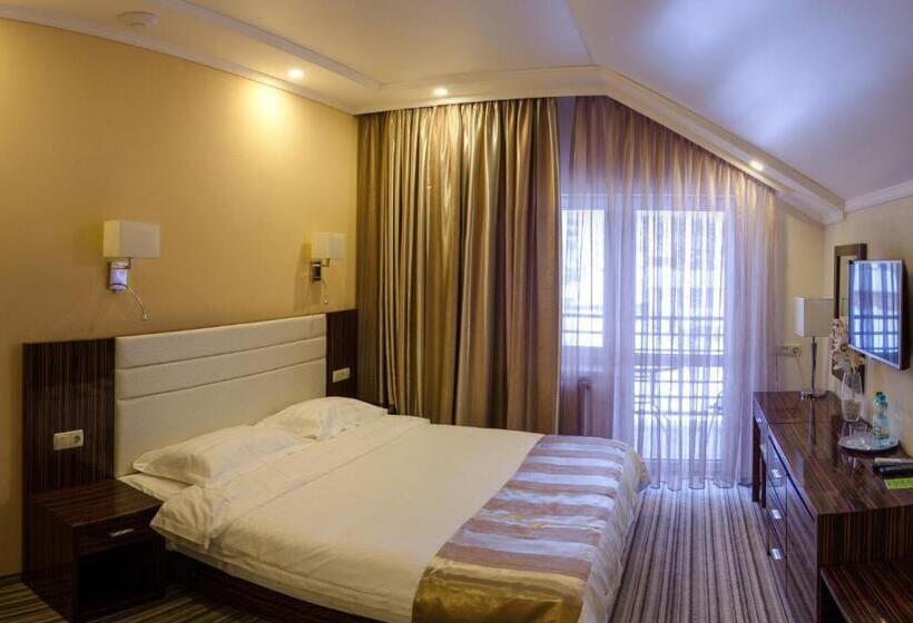 اتاق استاندارد با بالکن, Fortuna