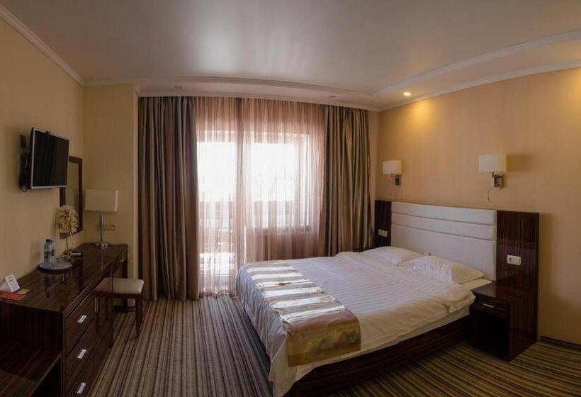 اتاق استاندارد با بالکن, Fortuna