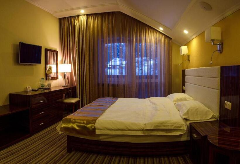 اتاق استاندارد با بالکن, Fortuna