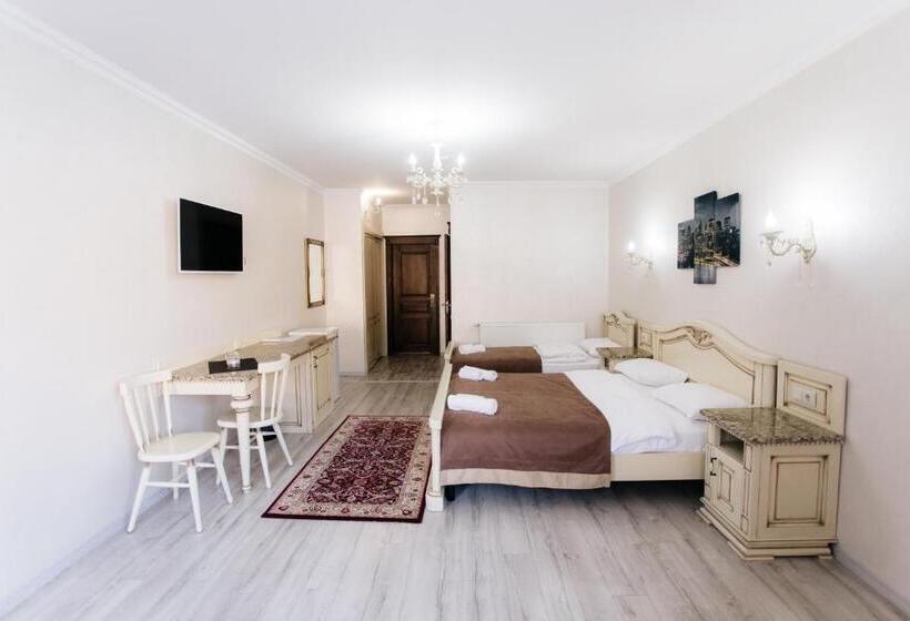 اتاق استاندارد سه نفره, Diamond Resort White