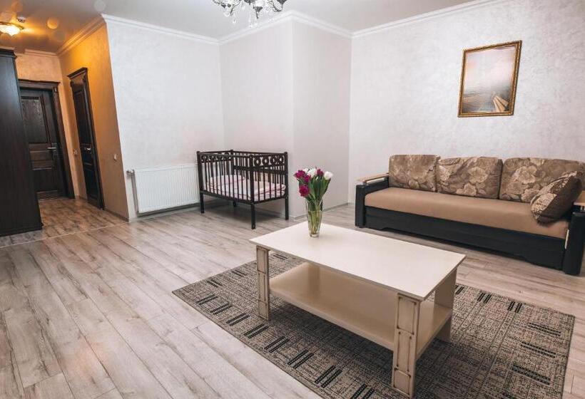 سوییت لوکس, Diamond Resort White