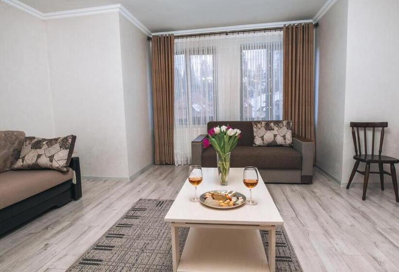 سوییت لوکس, Diamond Resort White