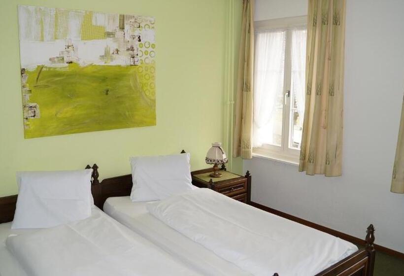 غرفة قياسية, Restaurant Kreuz