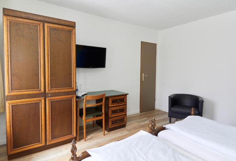 غرفة قياسية, Restaurant Kreuz