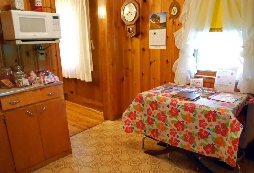 Люкс Deluxe Кровать Кинг, Little River Inn Motel