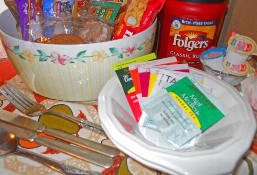 스위트, Little River Inn Motel