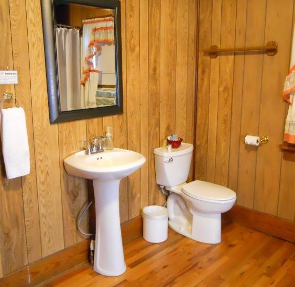 스위트, Little River Inn Motel