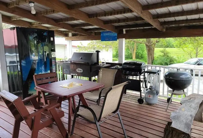 キングサイズベッドのスタンダードルーム, Little River Inn Motel