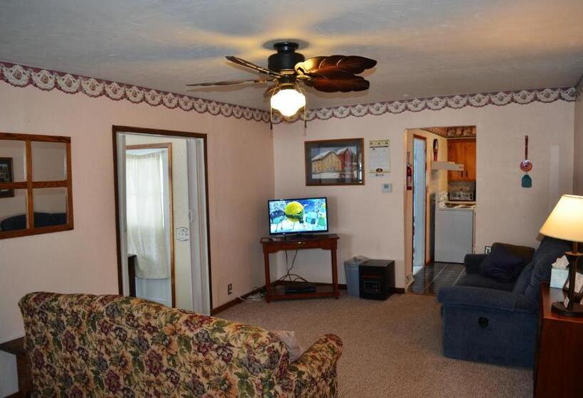 오두막, Little River Inn Motel