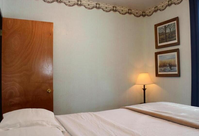 오두막, Little River Inn Motel