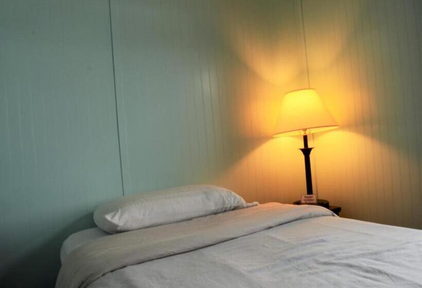 오두막, Little River Inn Motel