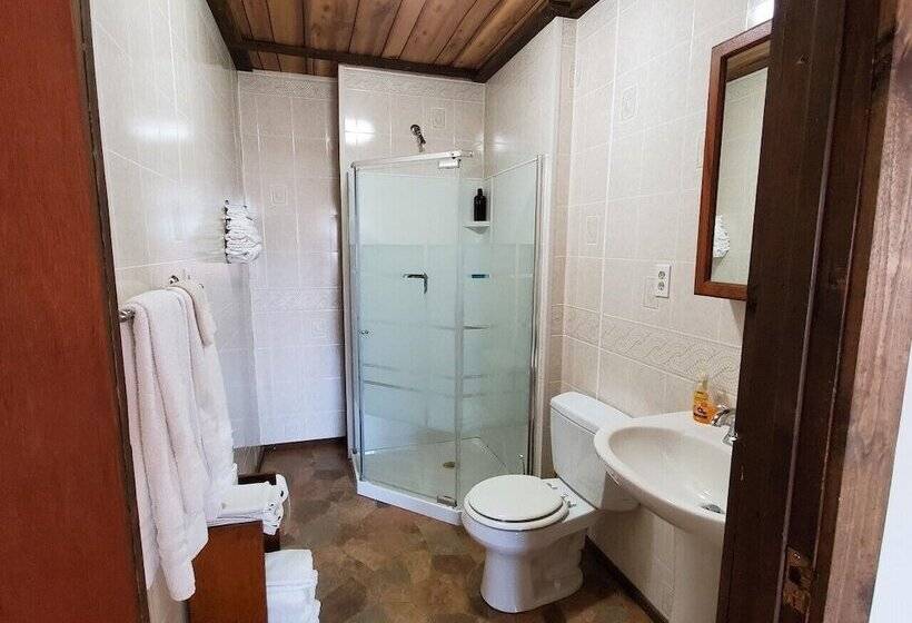 오두막, Little River Inn Motel