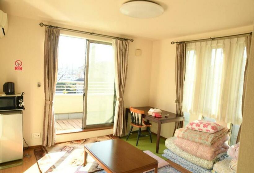 غرفة قياسية رباعية, ファミリー不向き!!素泊まり一棟貸切りではない個室の静かな方限定無料wifi