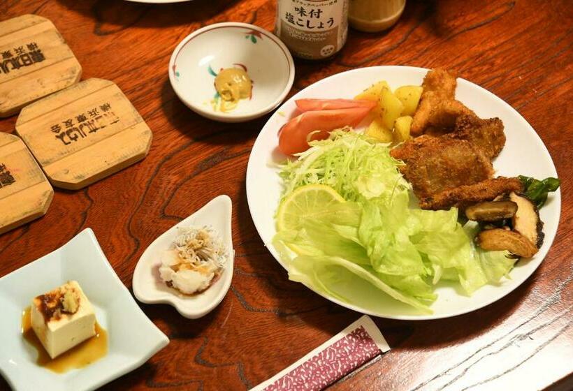 غرفة قياسية رباعية, ファミリー不向き!!素泊まり一棟貸切りではない個室の静かな方限定無料wifi