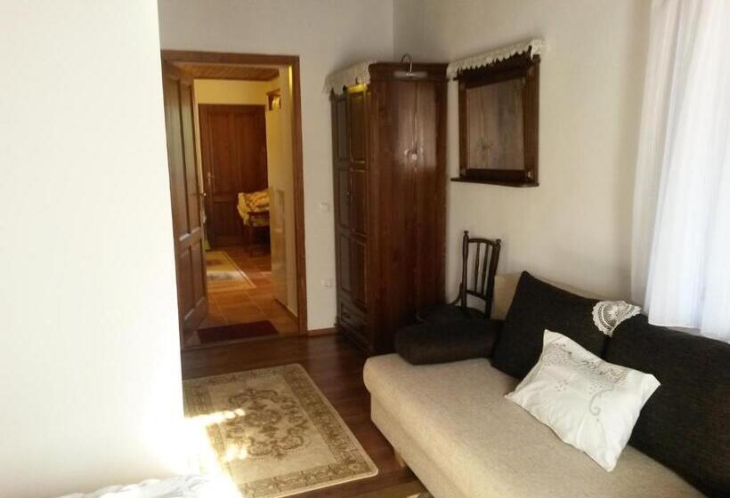 חדר דלוקס עם נוף להרים, Martonyi Erdőszéli Vendégház