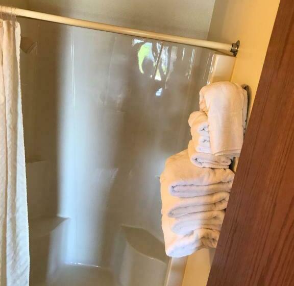 غرفة إقتصادية, Exxon Quik Stop & Motel