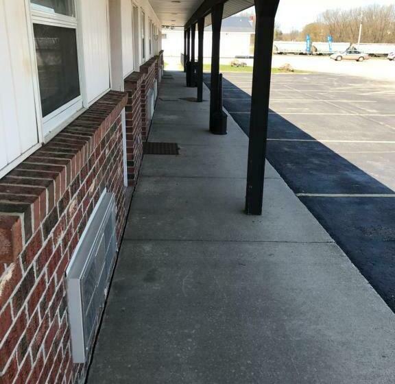 غرفة إقتصادية, Exxon Quik Stop & Motel