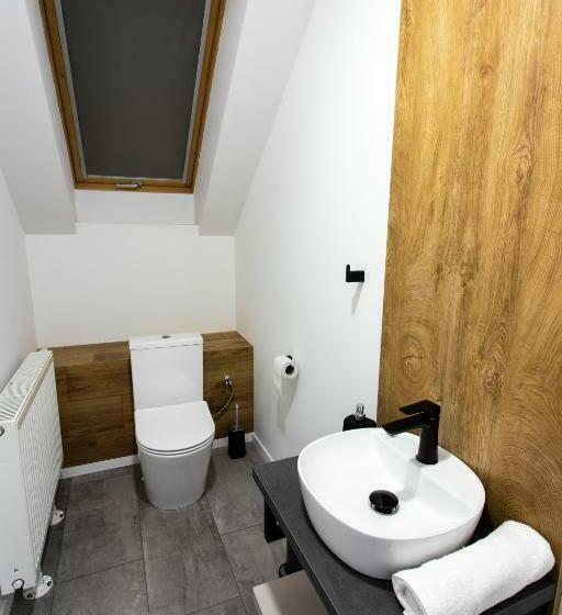 Апартаменты 2 Спальни, Novy Kastiel Self Check In