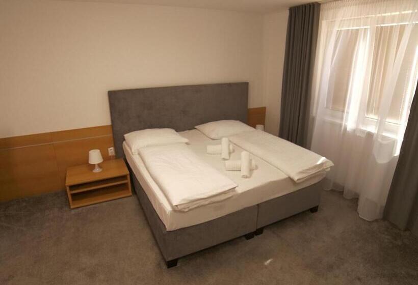 Четырехместный Номер Стандарт, Novy Kastiel Self Check In