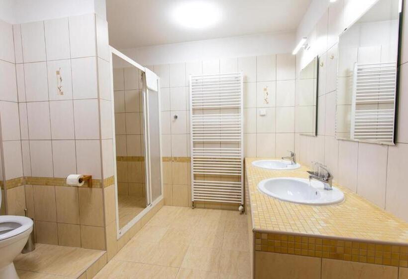 Семейное Студио, Novy Kastiel Self Check In