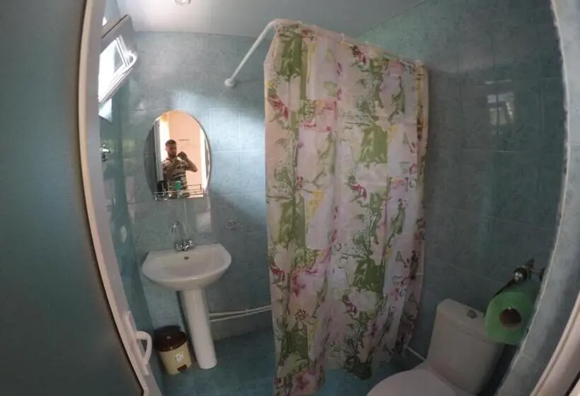 اتاق استاندارد یک نفره, Guest House Mary