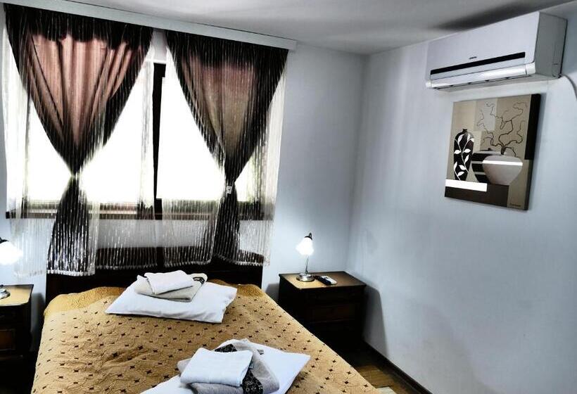 Номер Стандарт, Pensiunea Roua Florilor