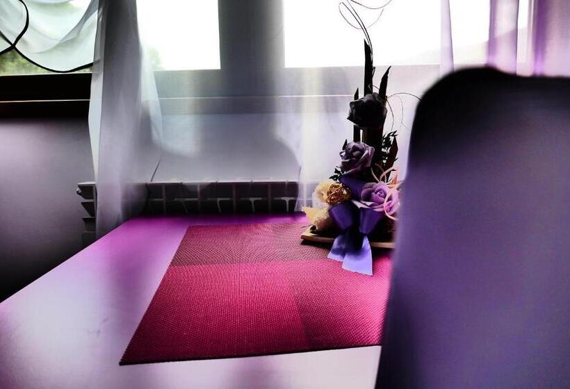 Семейный Номер, Pensiunea Roua Florilor