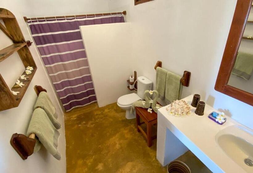 غرفة قياسية, Butiama Marine Camp