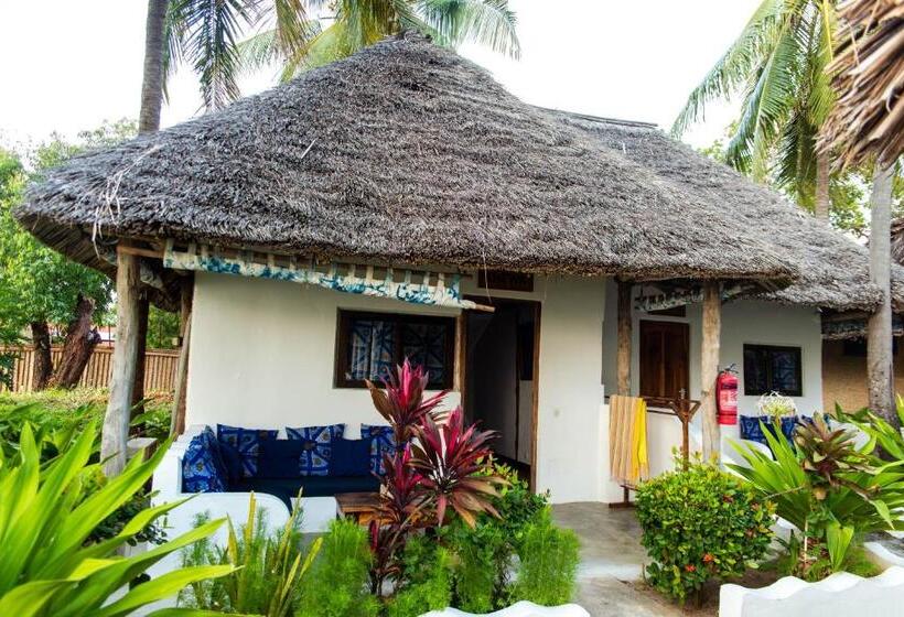 غرفة قياسية فردية, Butiama Marine Camp