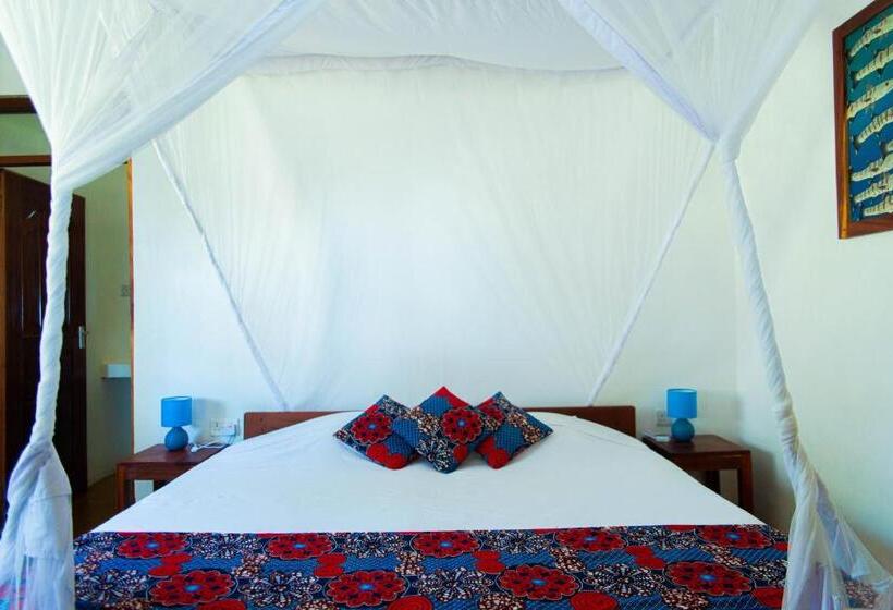 غرفة قياسية فردية, Butiama Marine Camp