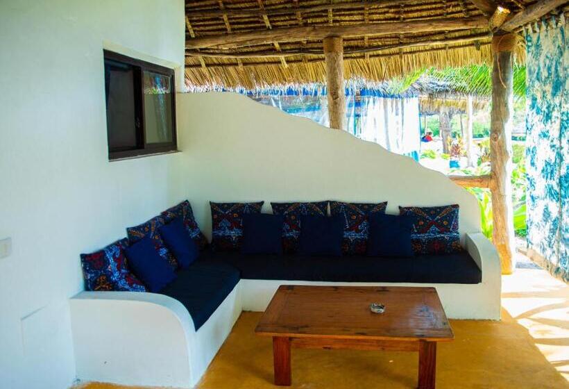 غرفة قياسية, Butiama Marine Camp