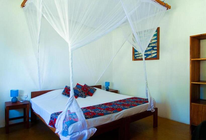 غرفة قياسية, Butiama Marine Camp