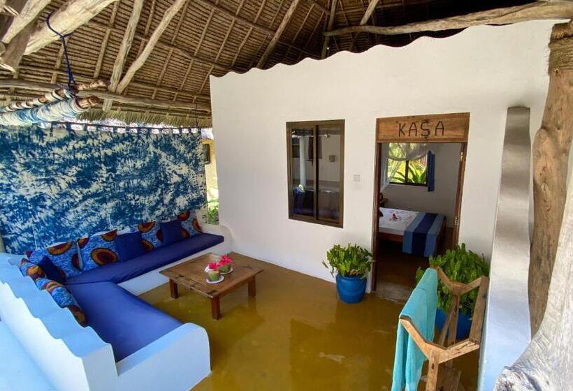 غرفة قياسية فردية, Butiama Marine Camp