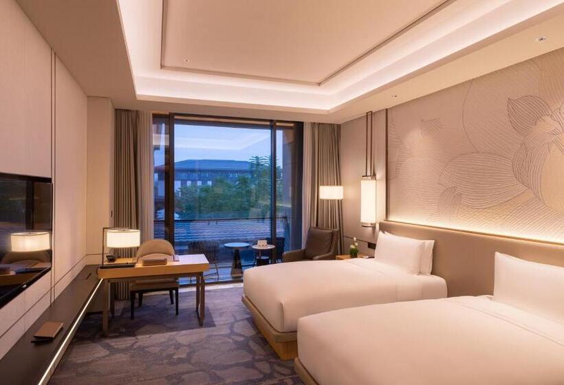 Classic room with balcony, Gran Melia Chengdu