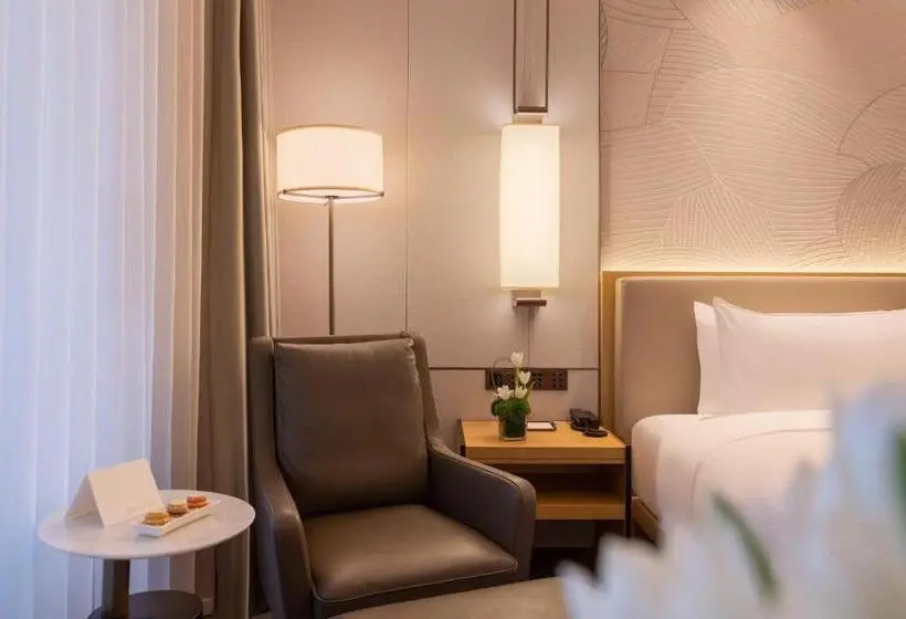 庭の見えるプレミアムルーム, Gran Melia Chengdu