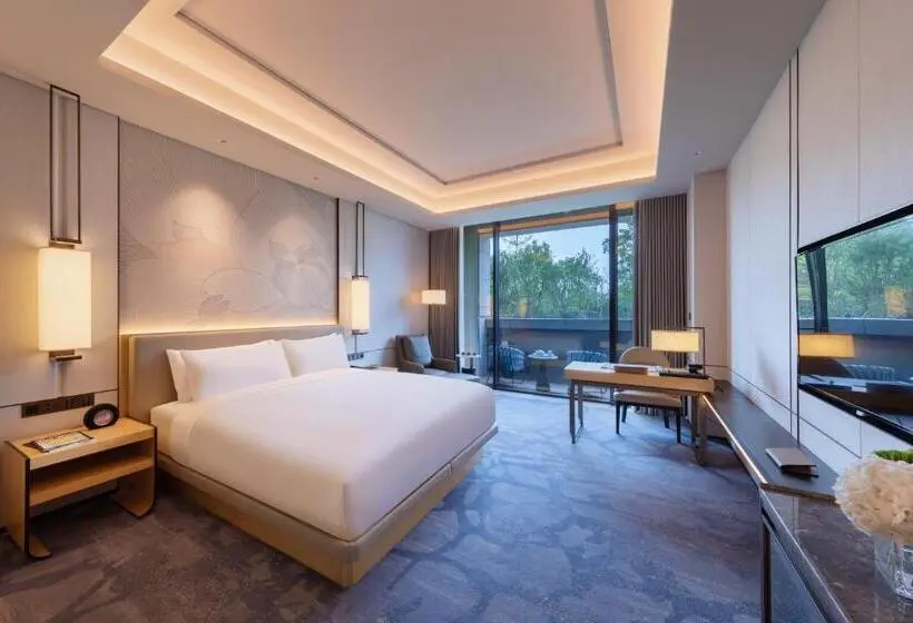 庭の見えるプレミアムルーム, Gran Melia Chengdu