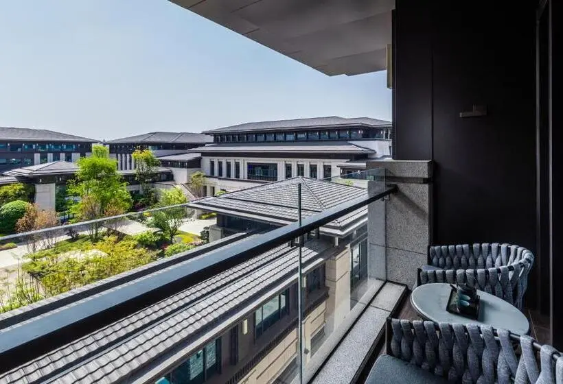 庭の見えるプレミアムルーム, Gran Melia Chengdu