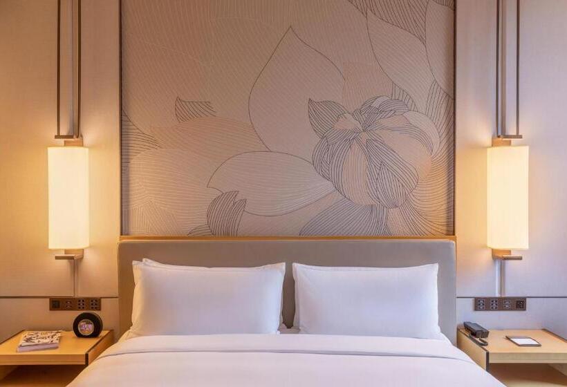 Номер Стандарт с Балконом, Gran Melia Chengdu