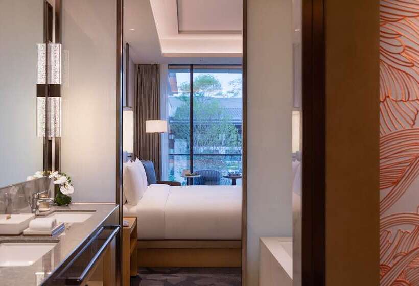 Classic room with balcony, Gran Melia Chengdu