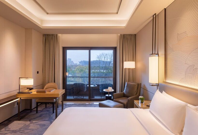 Номер Стандарт с Балконом, Gran Melia Chengdu